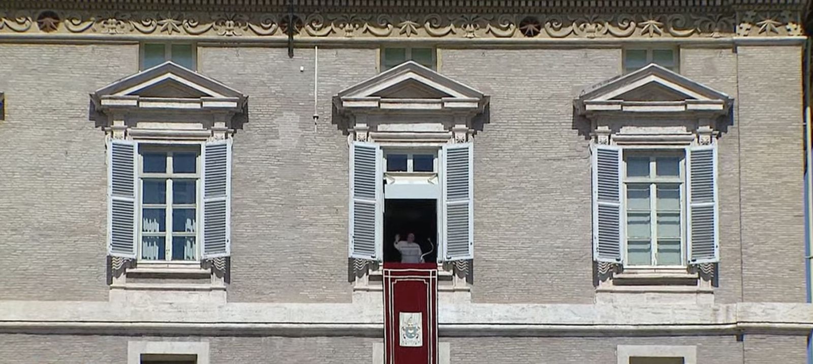 Francisco, desde el balcón