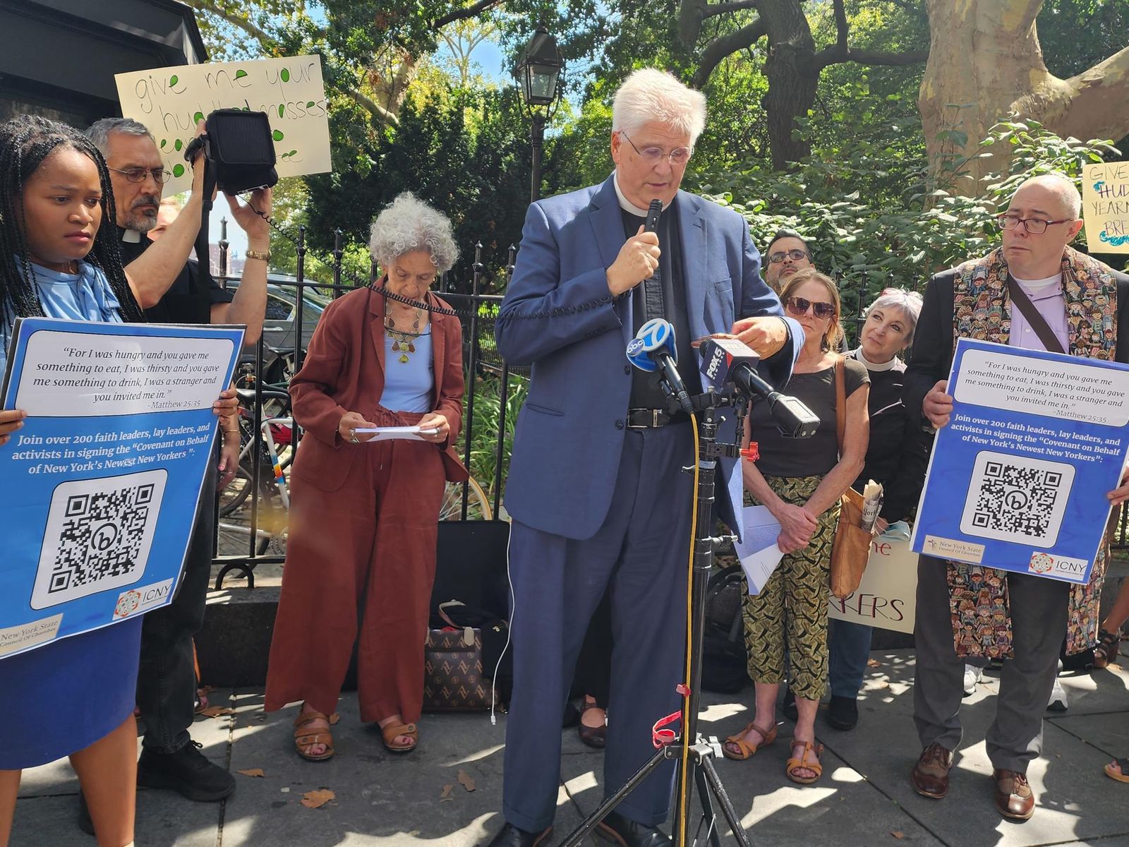Líderes religiosos ante la Alcaldía de N. York