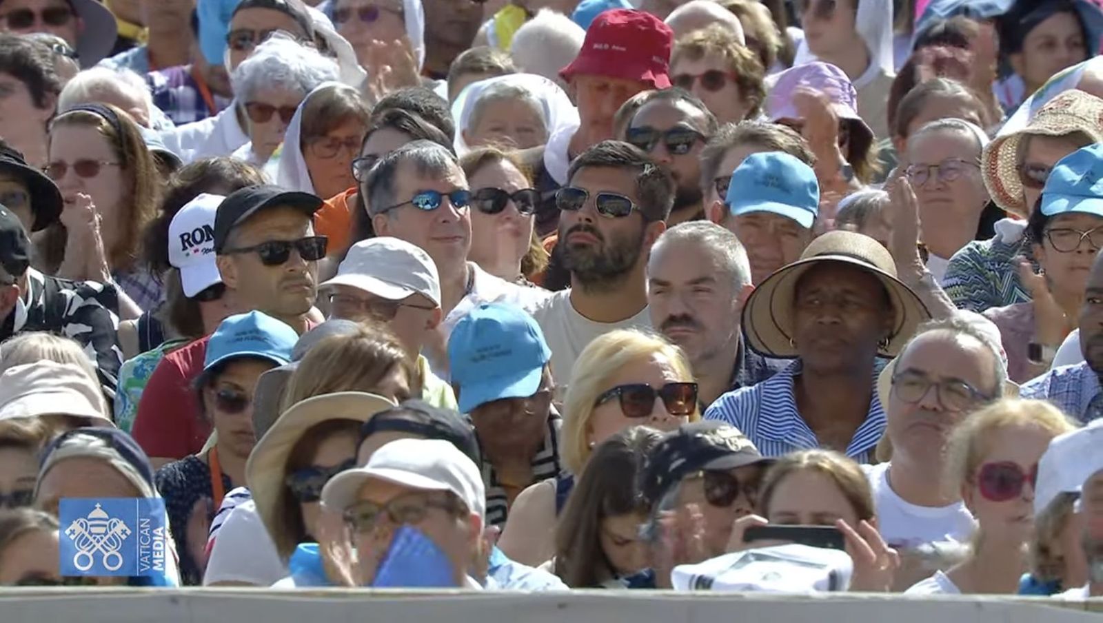 Fieles en la audiencia general en la plaza de San Pedro