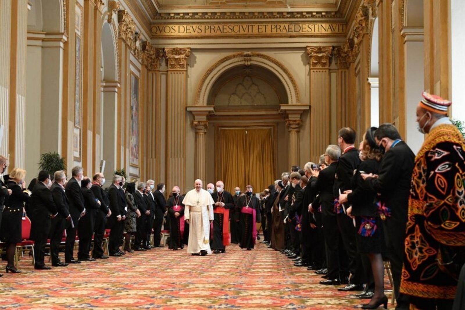 Francisco, recibido por el Cuerpo Diplomático