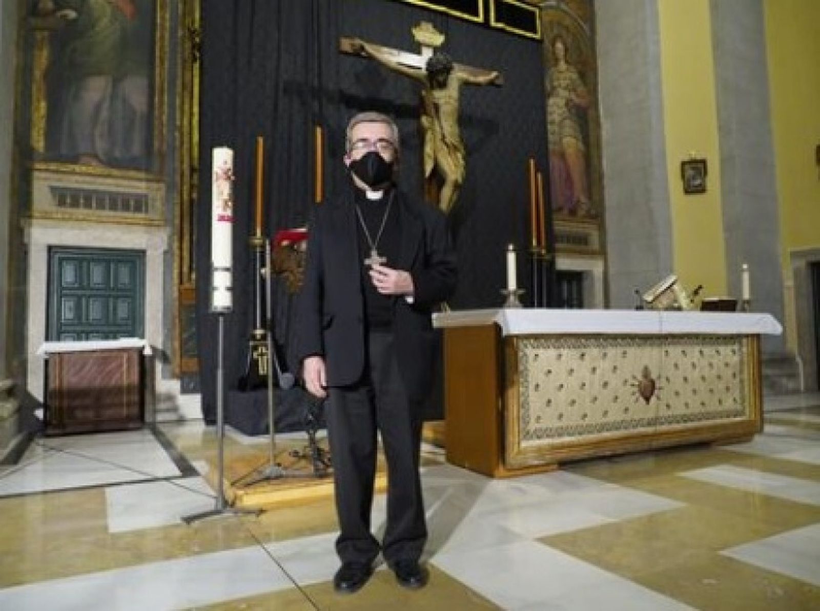 Argüello, ayer, con mascarilla