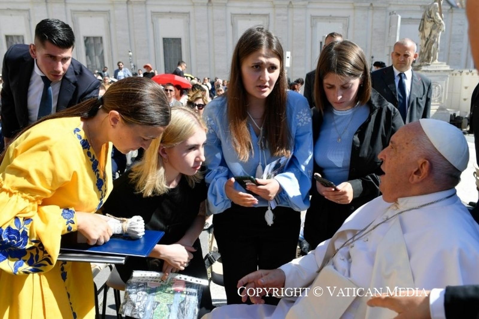 Francisco, con las mujeres ucranianas