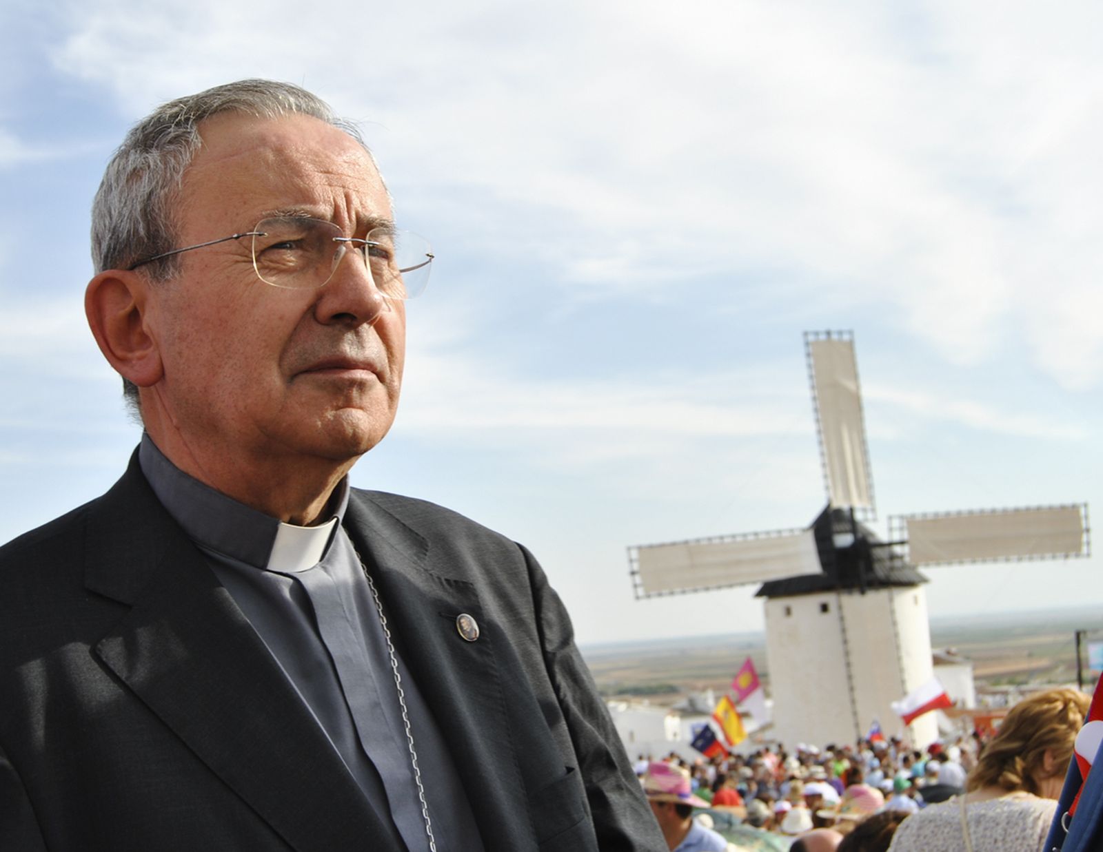 El obispo Antonio Algora