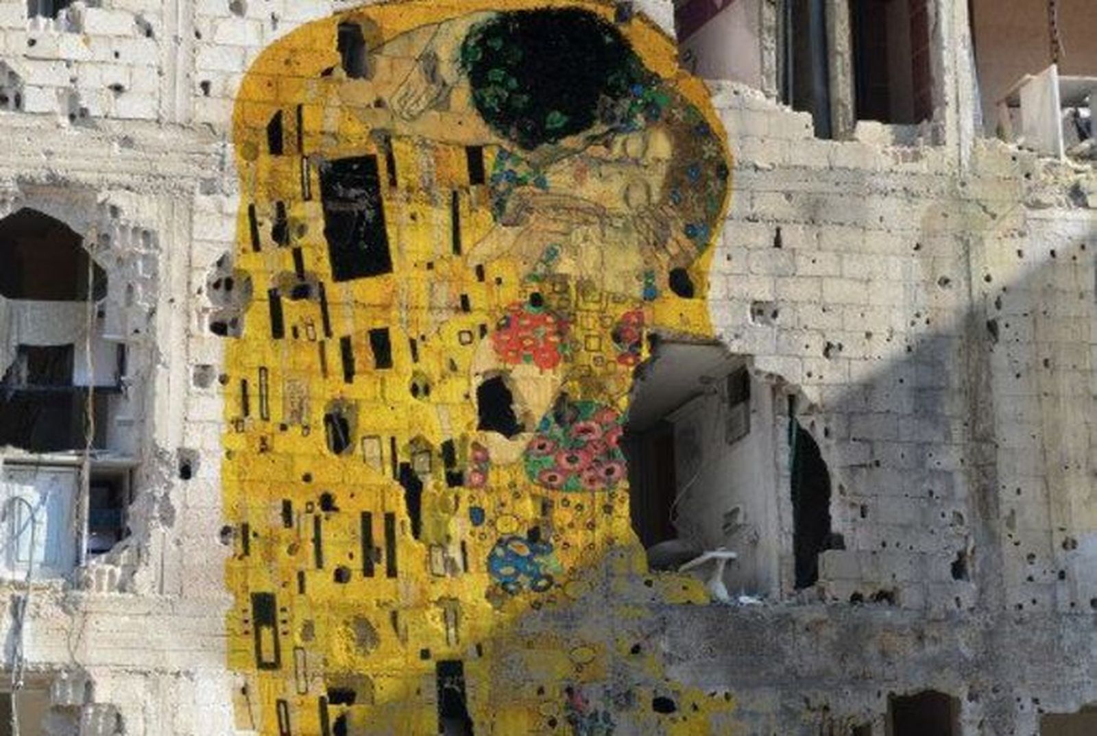 El beso de Klimt sobre las ruinas de Siria, de Tammam Azzam