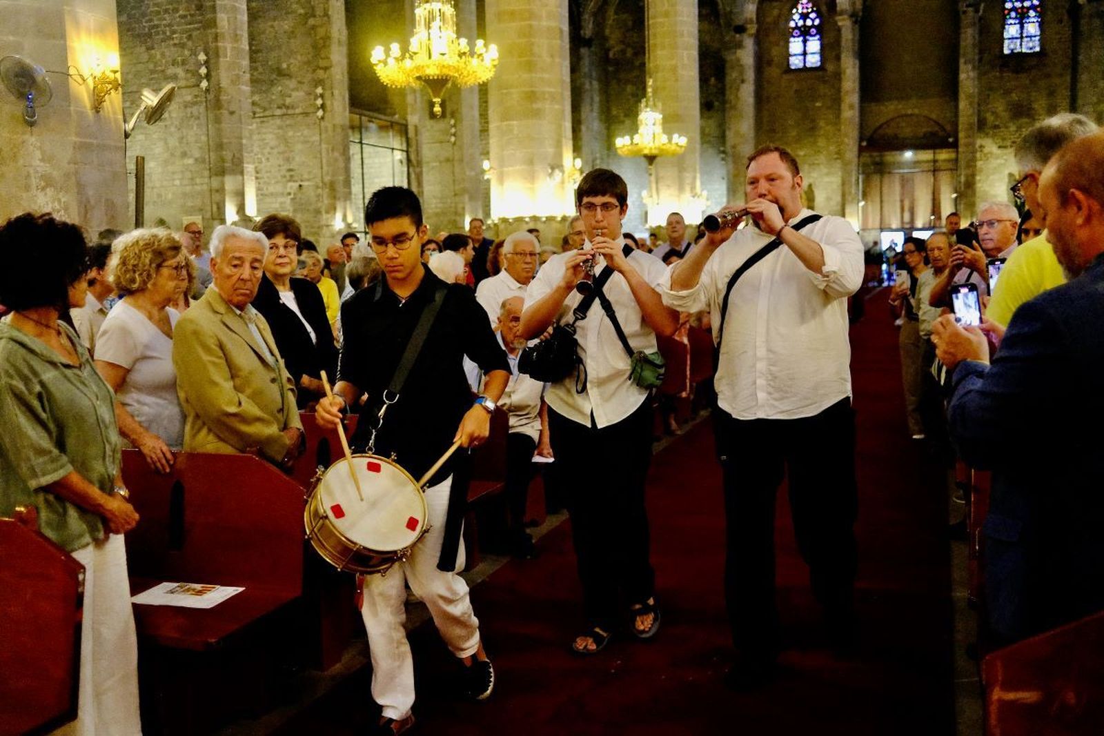 La celebración ha llenado hasta los topes el templo barcelonés