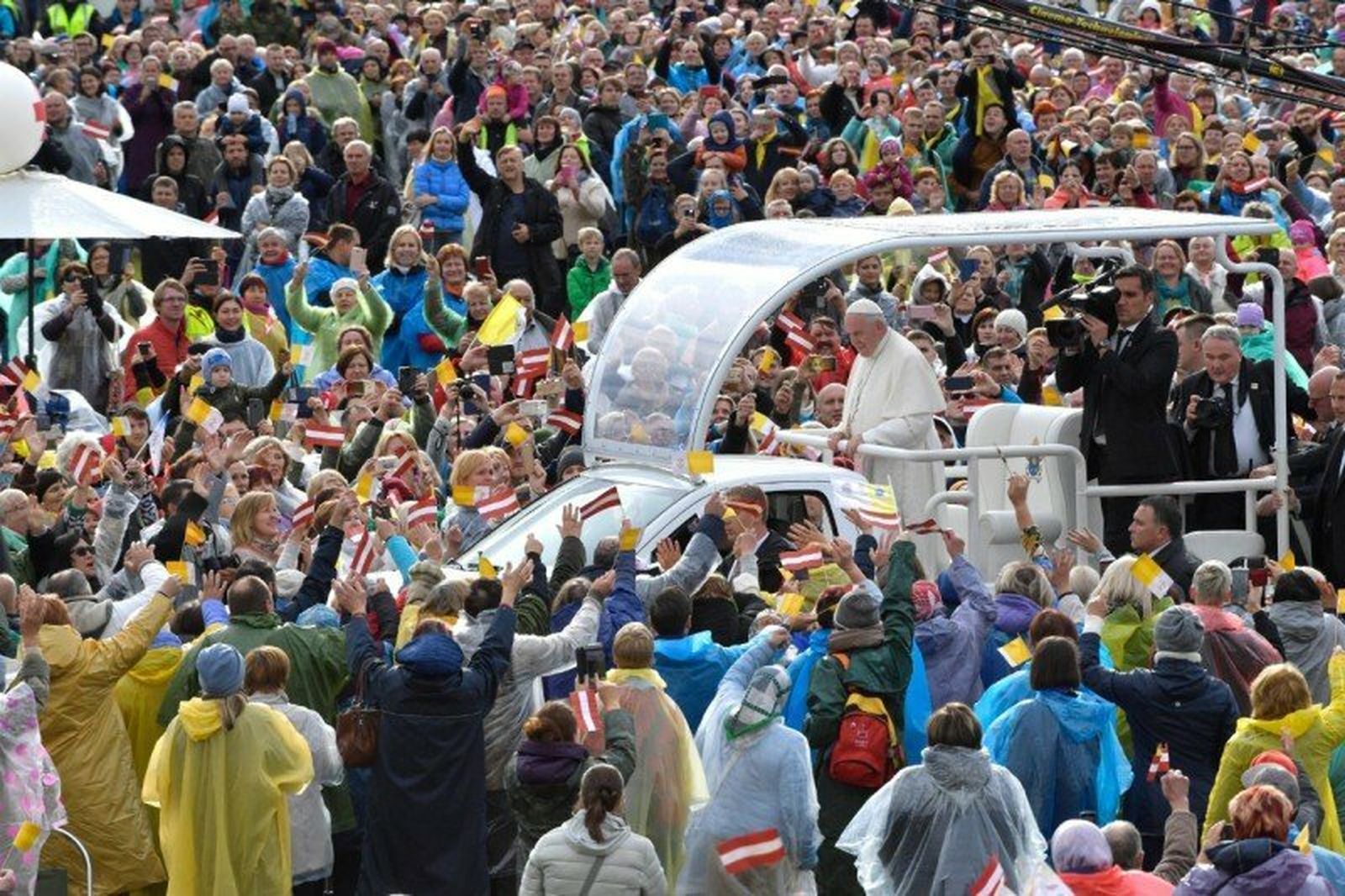 Francisco, ante la multitud