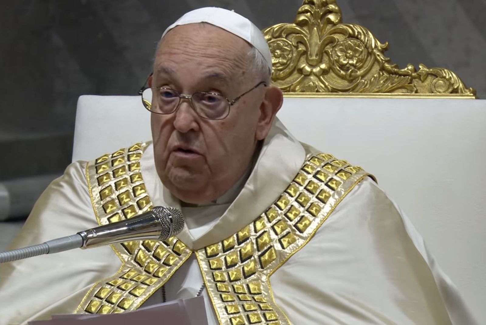 Francisco pronuncia la homilía del Te Deum