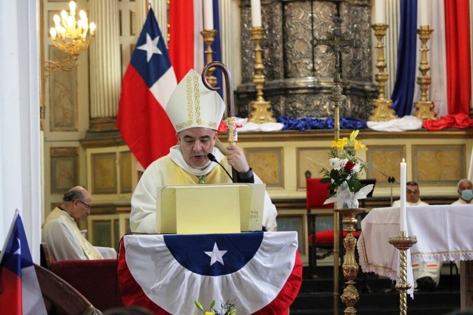 Mons Ricardo Morales