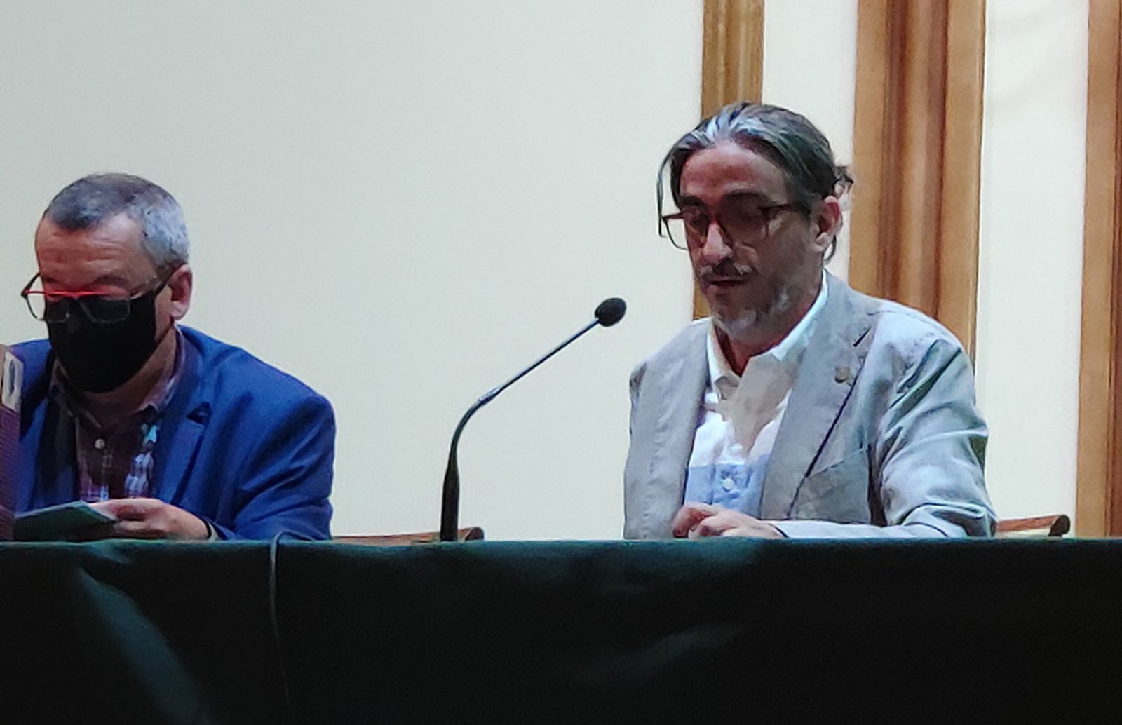 Jesús Bastante presenta su novela en El Liceo de Ourense