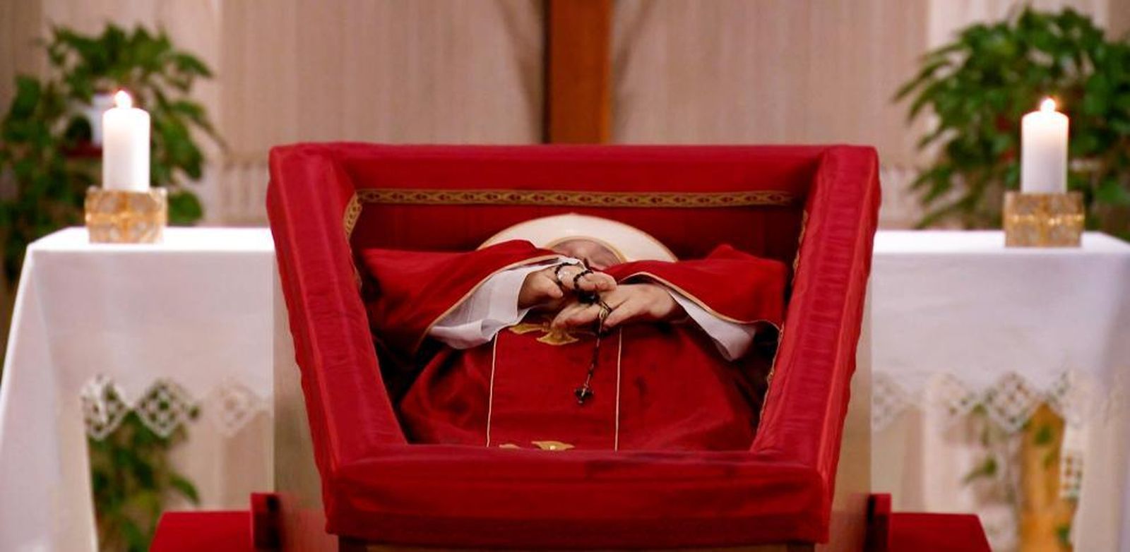 Francisco, en su ataúd