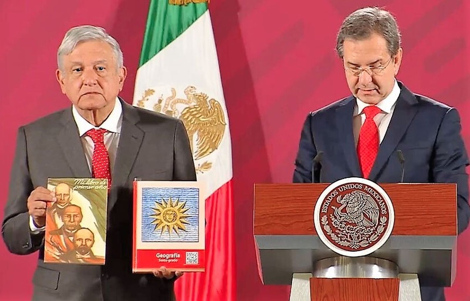 Editorial CCM: Libros de texto gratuito, a merced de la 4T