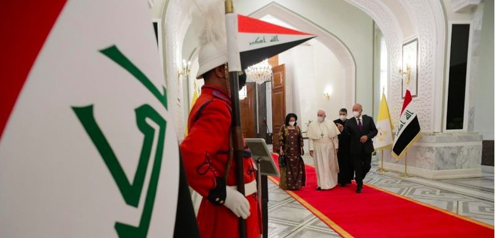 Francisco, junto al presidente de Irak y su esposa, en el palacio presidencial de Bagdad