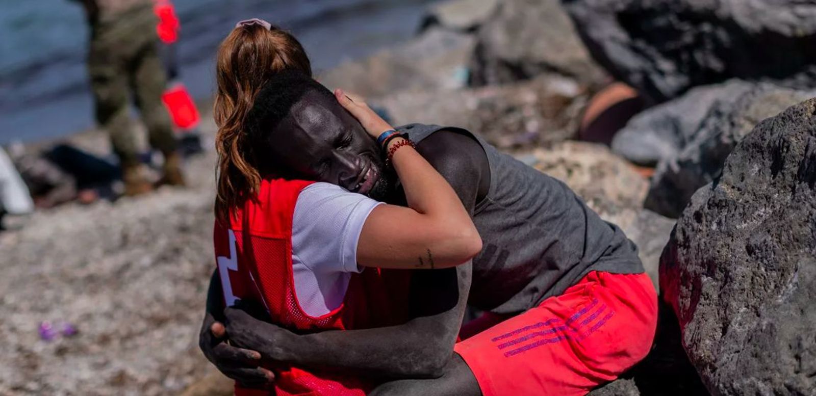 Luna y los abrazos perdidos en el Tarajal