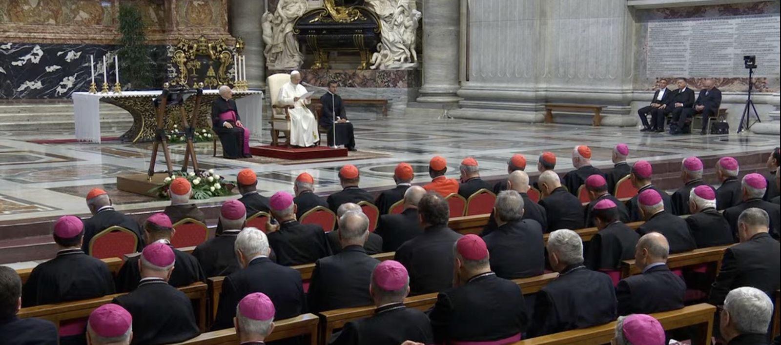 León XIV, con obispos de todo el mundo