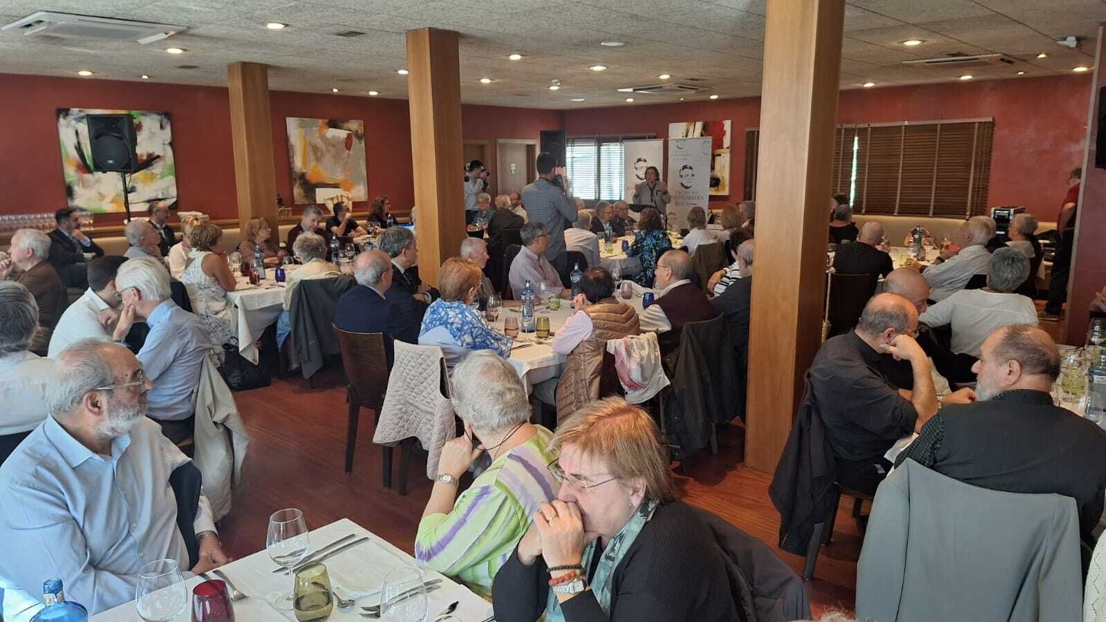 Participantes en el acto de la Tribuna Joan Carrera, organizado por el Grup Sant Jordi