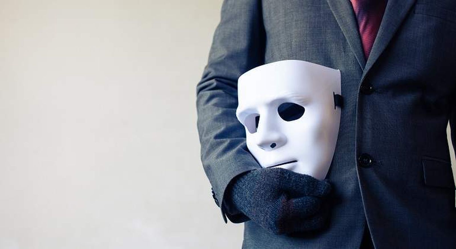 Desenmascarar la falsedad