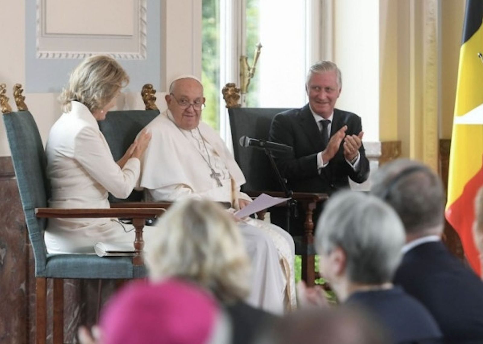 Los reyes de Bélgica aplauden el discurso de Bergoglio