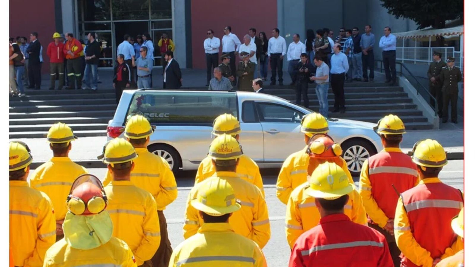 Funerales de brigadista forestal fallecido en incendio en Chile