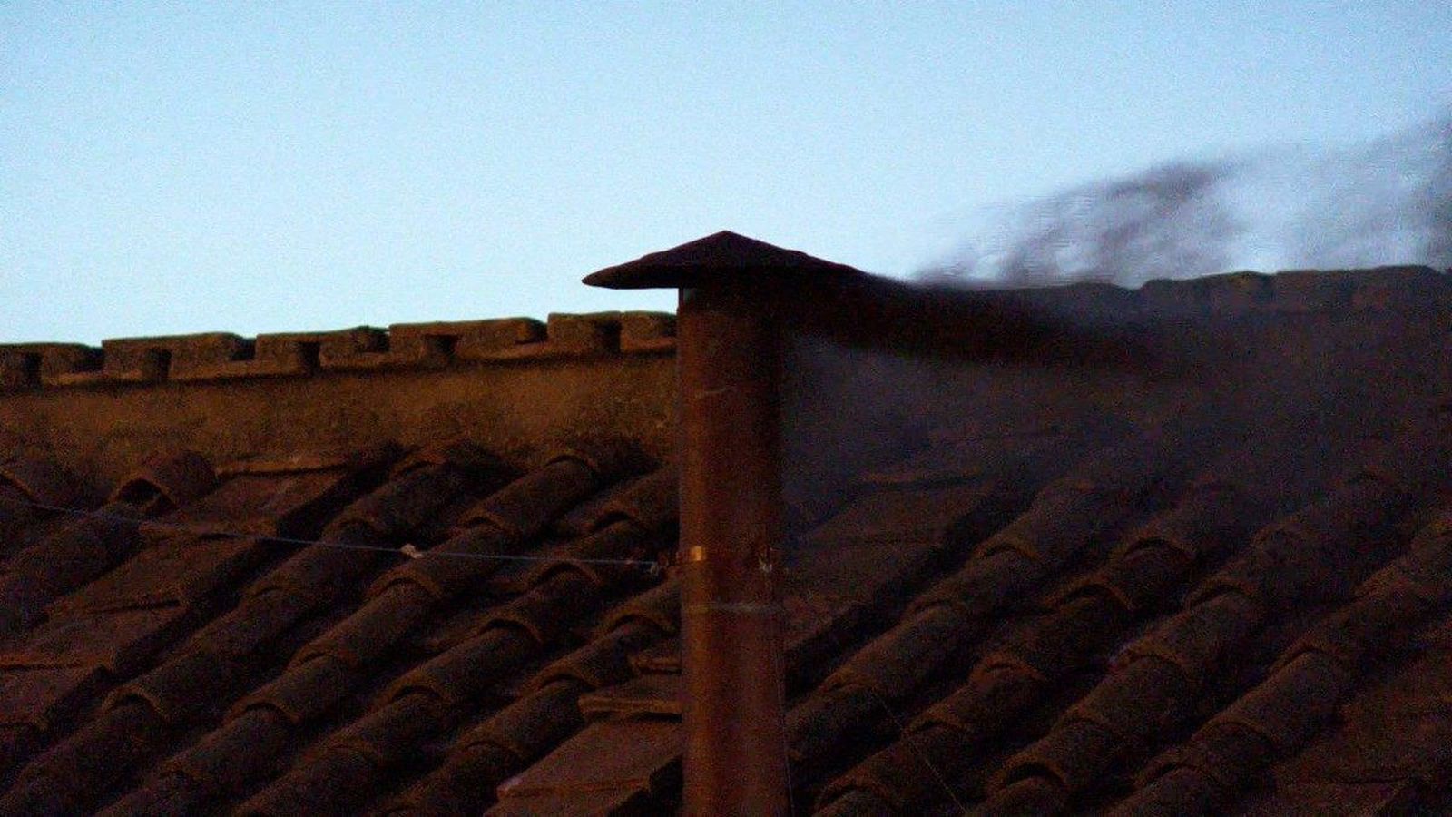 'Fumata negra': no habrá un Papa exprés