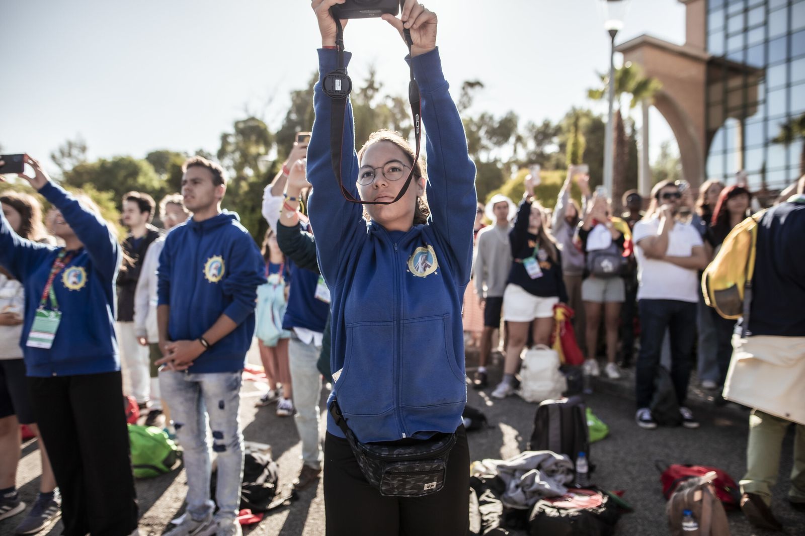 Jóvenes durante el encuentrol de universitarios con el Papa en la JMJ de Lisboa