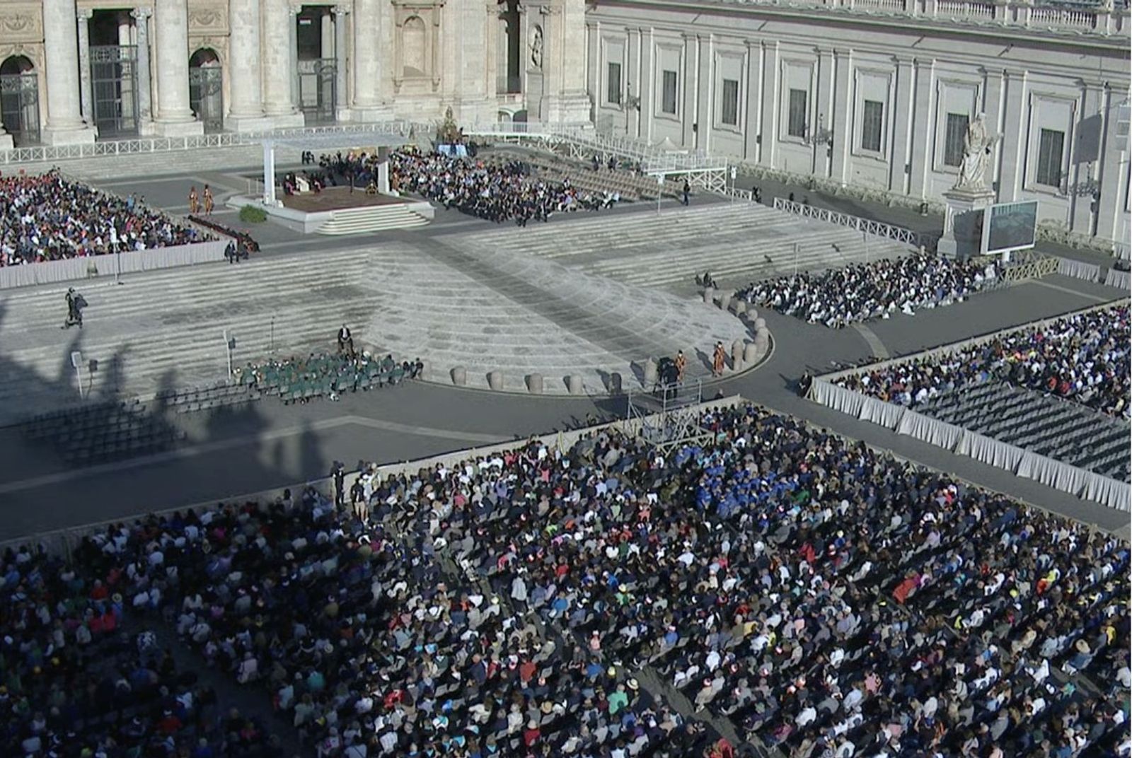 Vista de la plaza de San Pedro en la audiencia