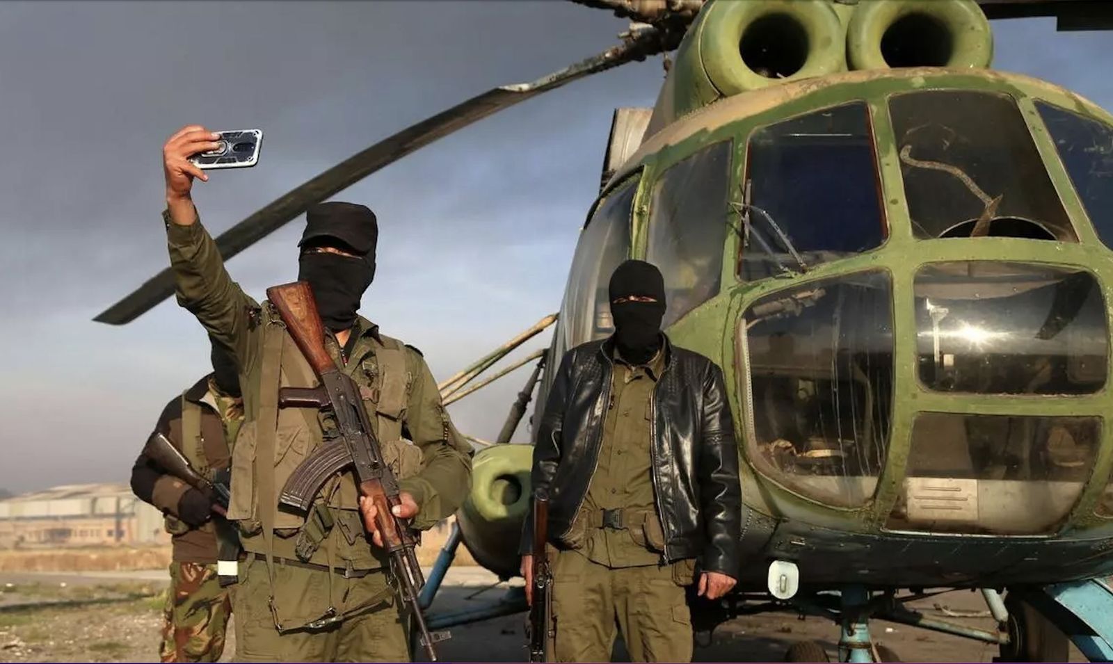 Rebeldes sirios en la toma de Alepo