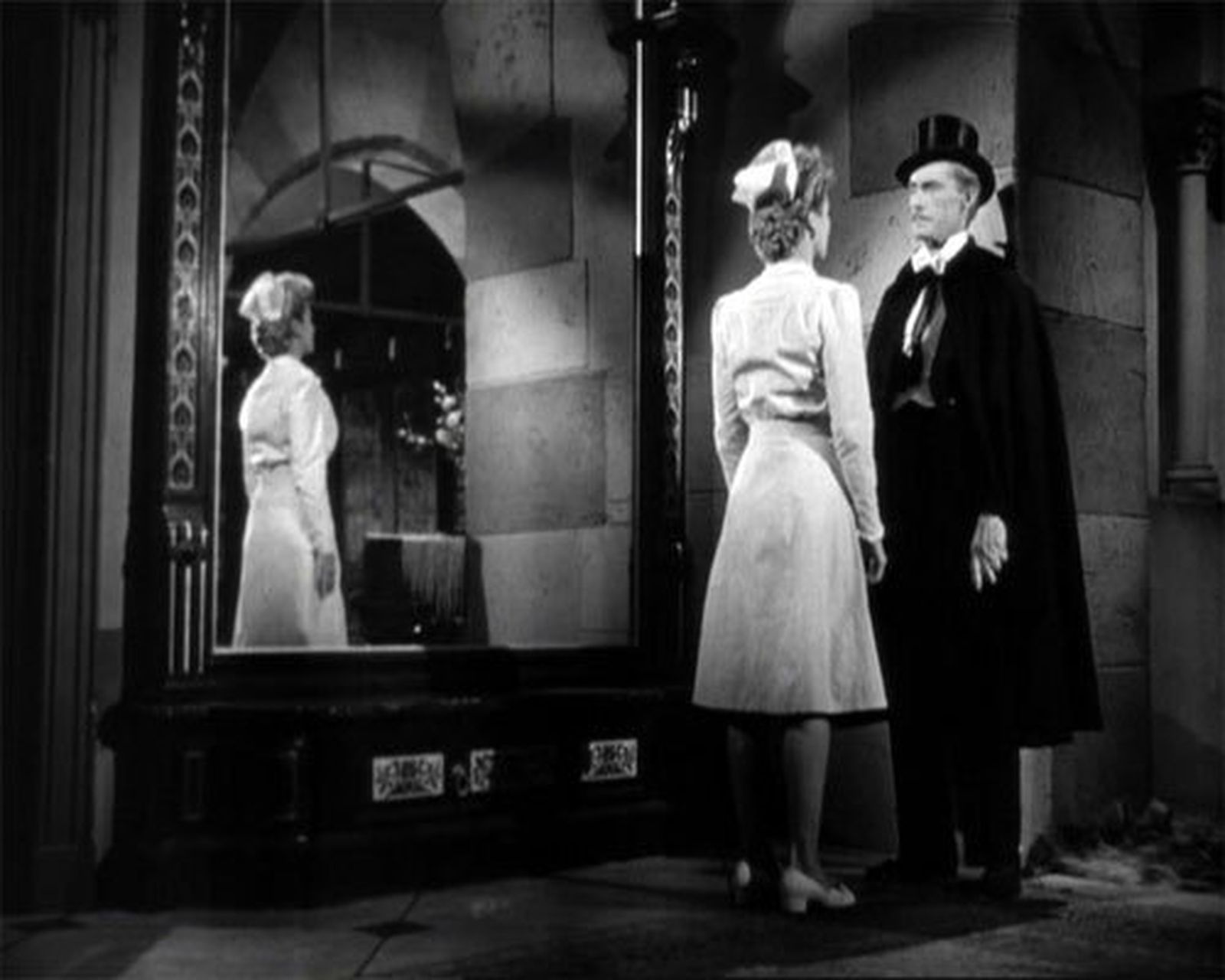 espejo-mansion-en-el-espejo