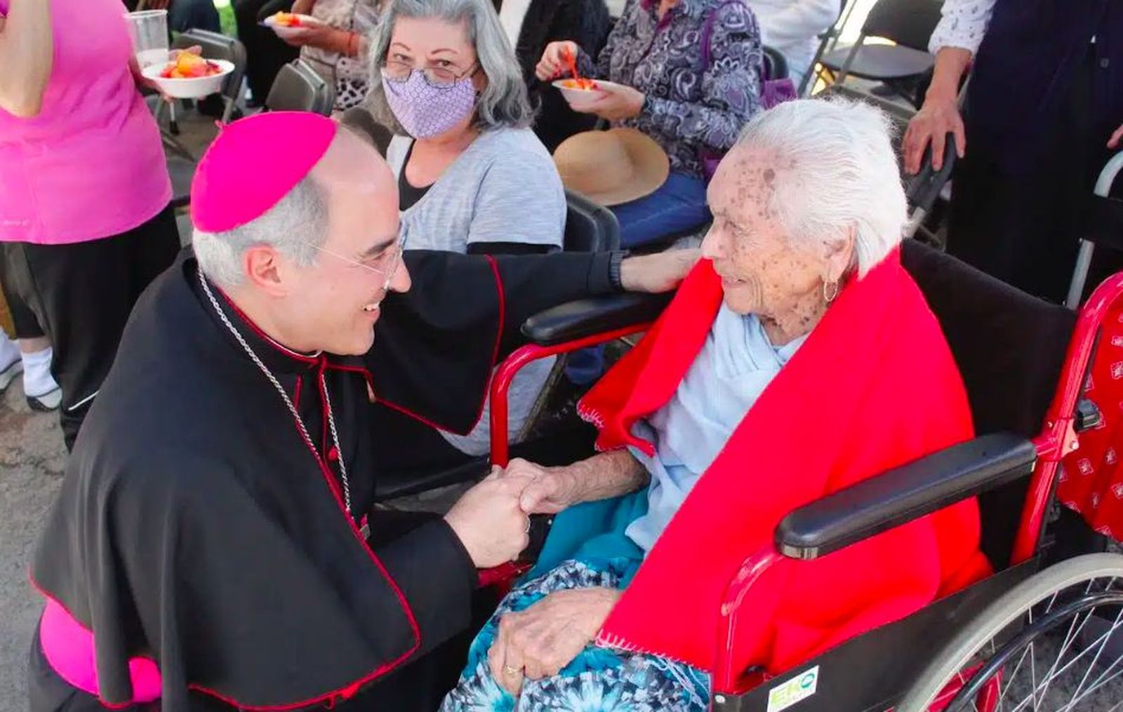 Pide Iglesia mexicana no abandonar a los abuelitos