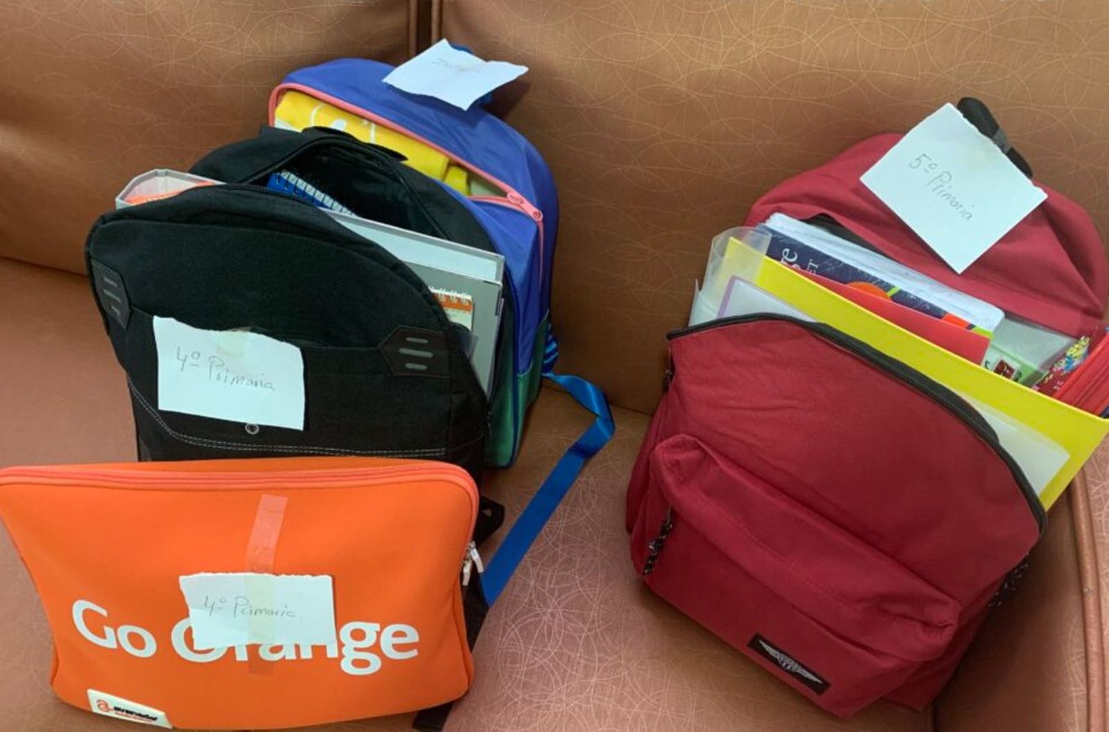 Mochilas equipadas por Mensajeros de la Paz