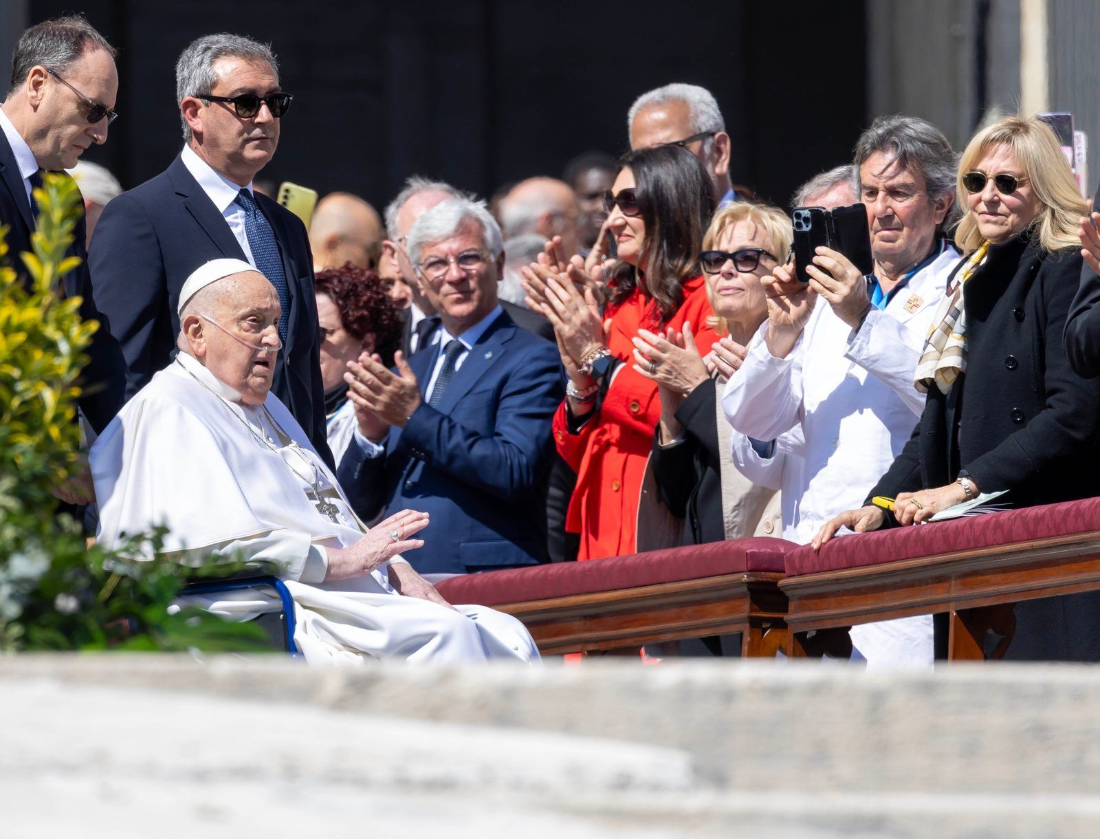 Strappetti, siempre detrás y al lado del Papa