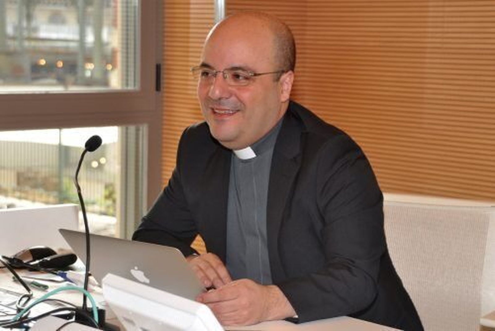 Carlos López Segovia