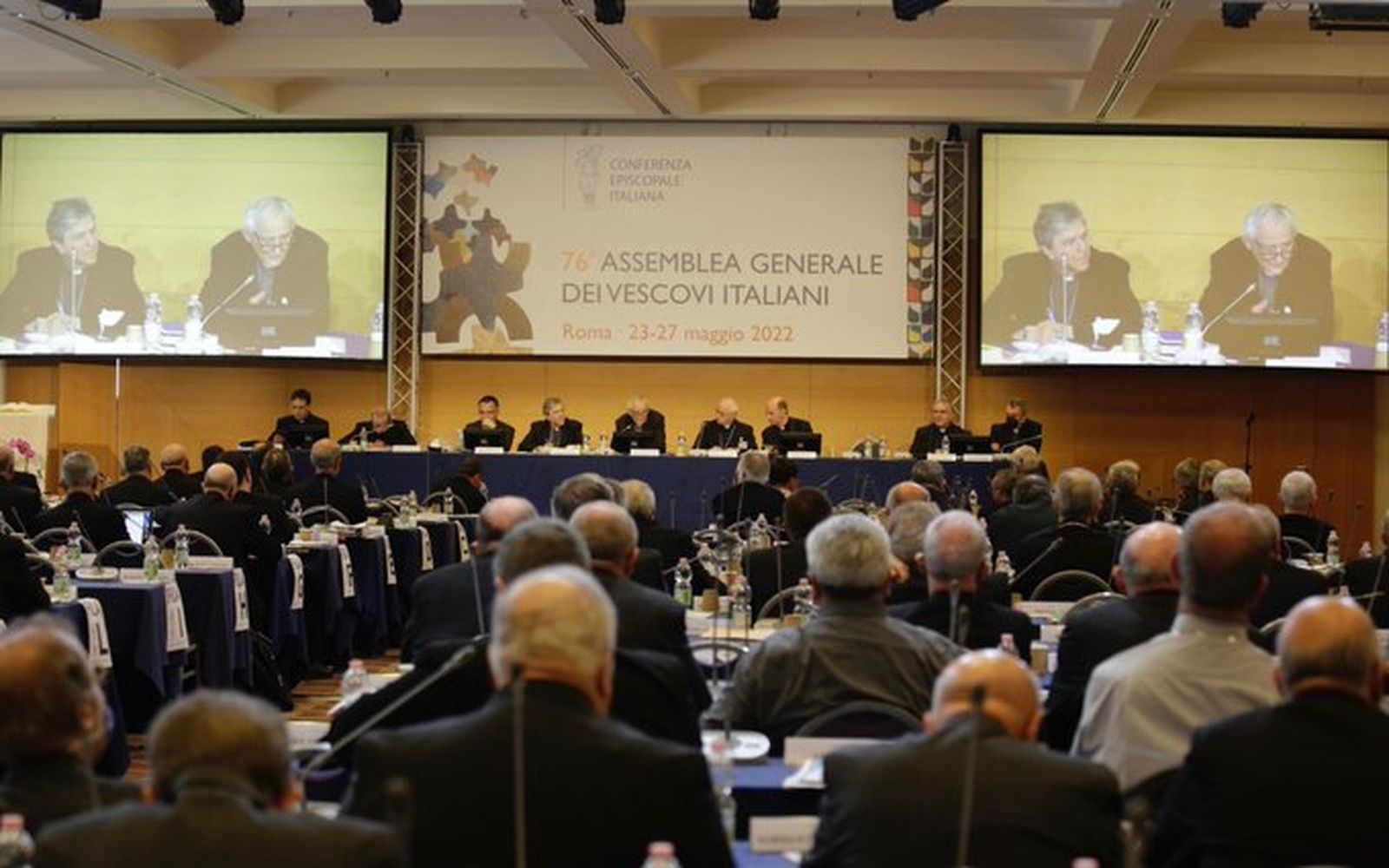 La Iglesia italiana sólo investigará la pederastia clerical en los últimos veinte años