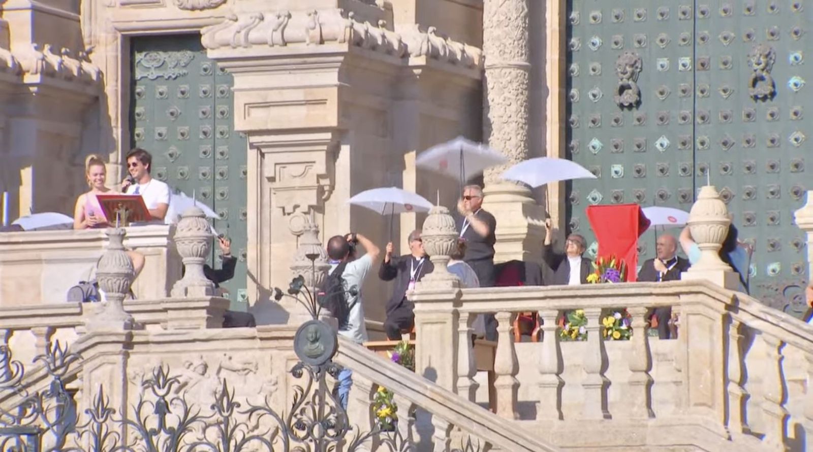 Los obispos botando ante la petición de los jóvenes en la PEJ22