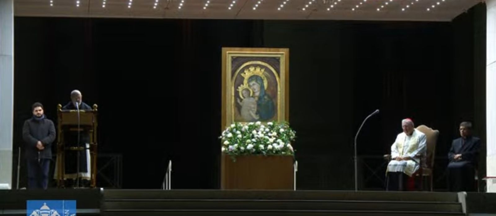 Roche clama a María, "salud de los enfermos, por la salud de Francisco"