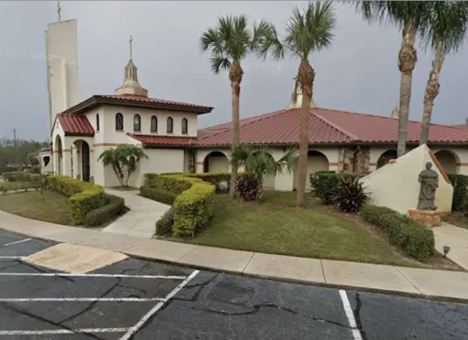 La parroquia de Santo Tomás de Aquino en la ciudad de St. Cloud, al sur de Orlando