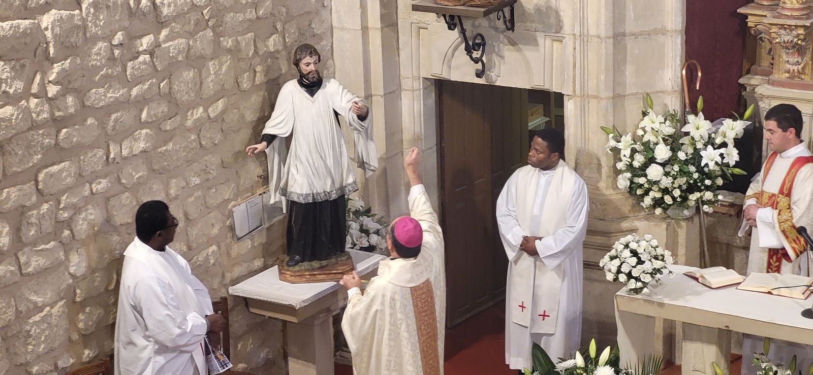 San Juan de Ortega ya luce en Navaridas