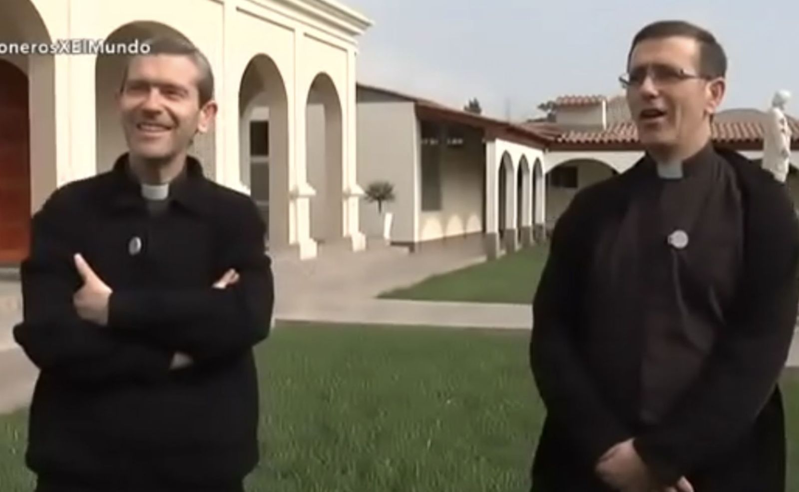 Los hermanos Julio Alonso y José Manuel Ampuero, en Lurín, en una imagen del programa 'Misioneros por el Mundo'