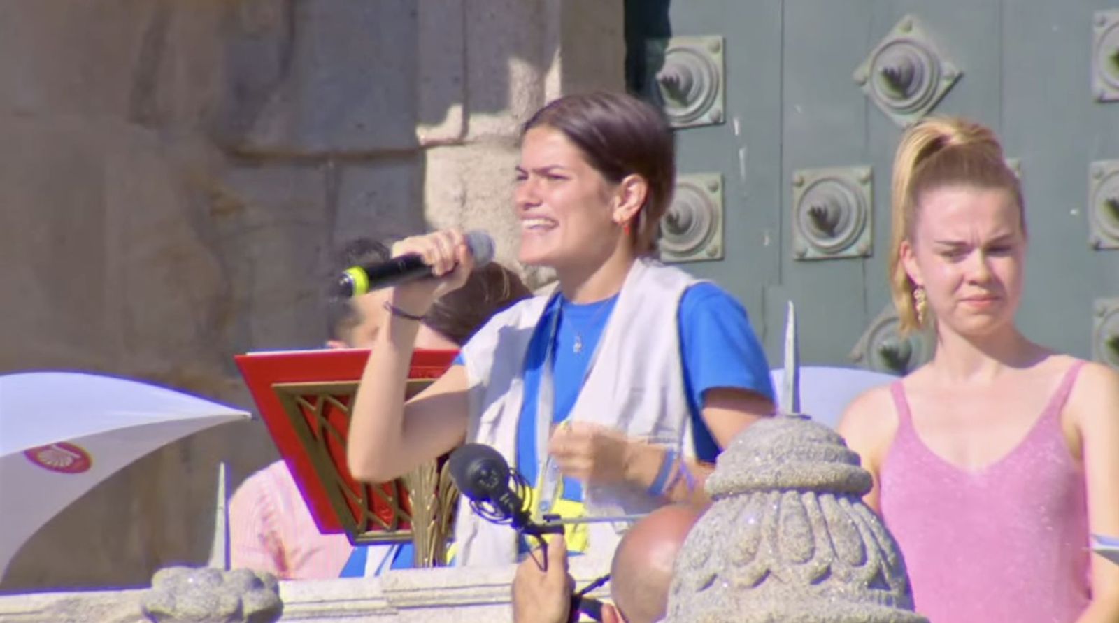 Intervención de una de las voluntarias de la PEJ22