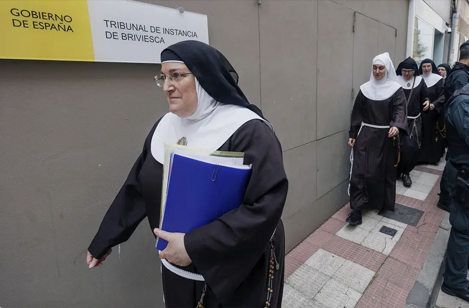 Las exclarisas, ante el Juzgado de Briviesca