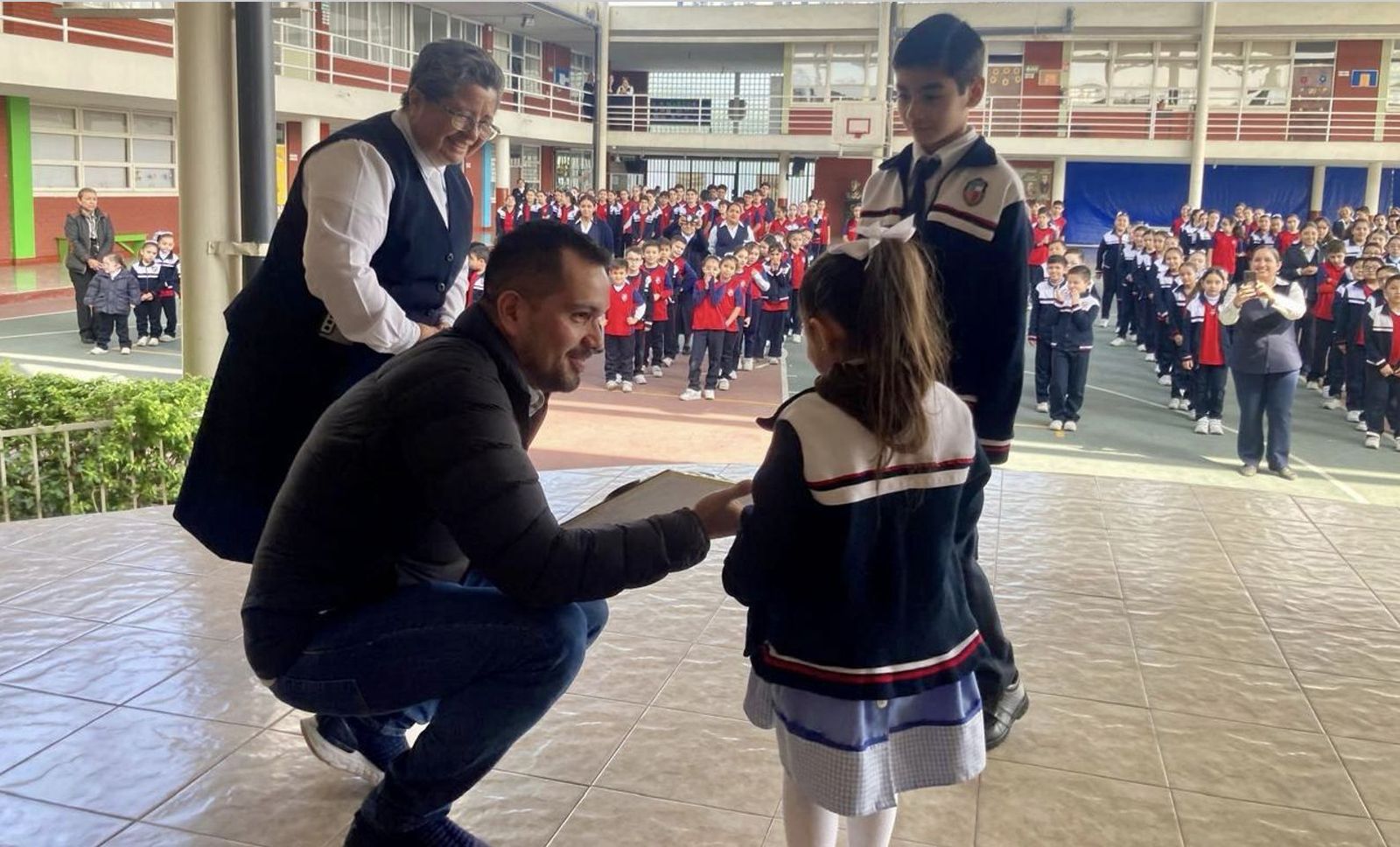 El secretario general de CIEC, Óscar Pérez, en un acto en un colegio