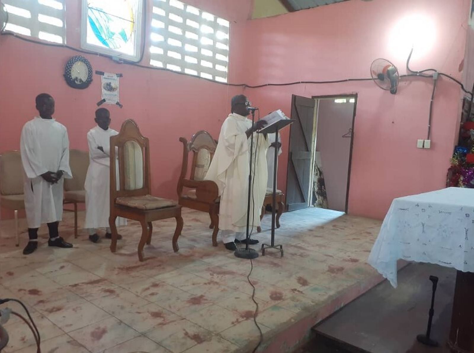 El padre Volvick Toribe