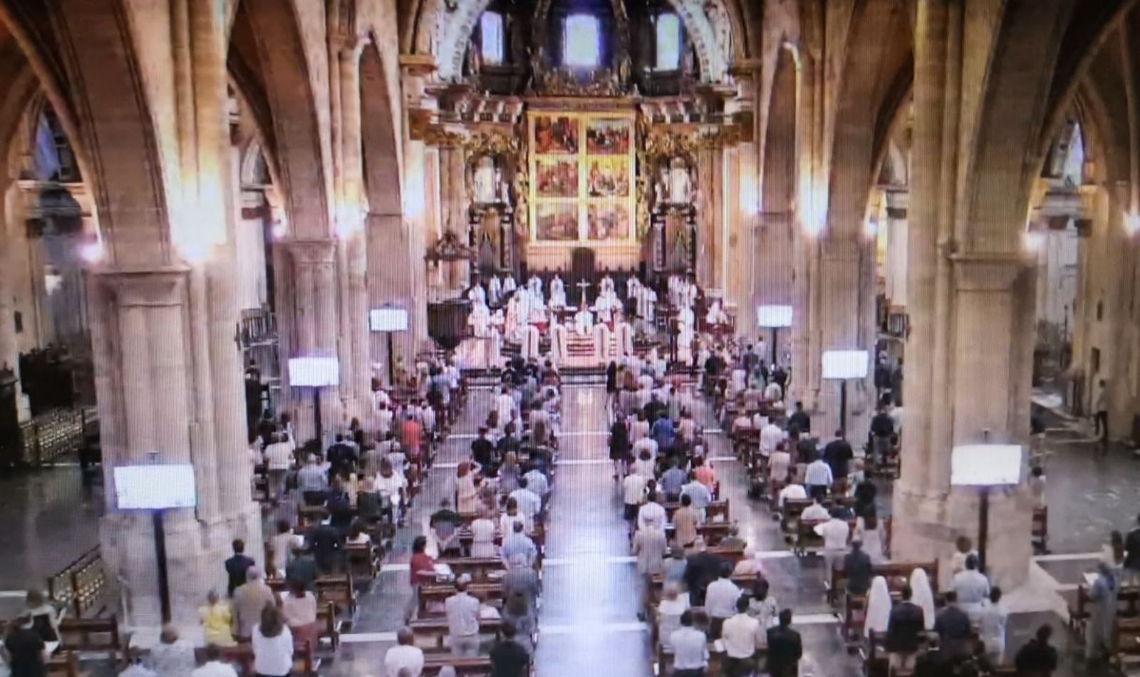 Ordenaciones en Valencia. Retransmisión