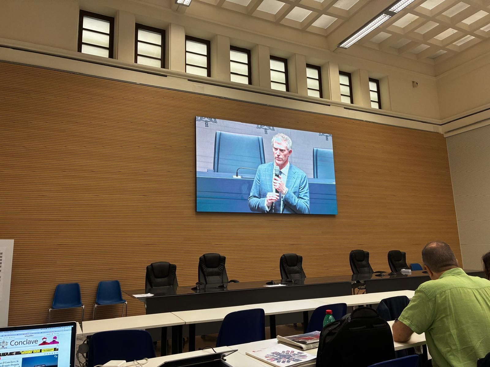 Bruni, en la Sala Stampa