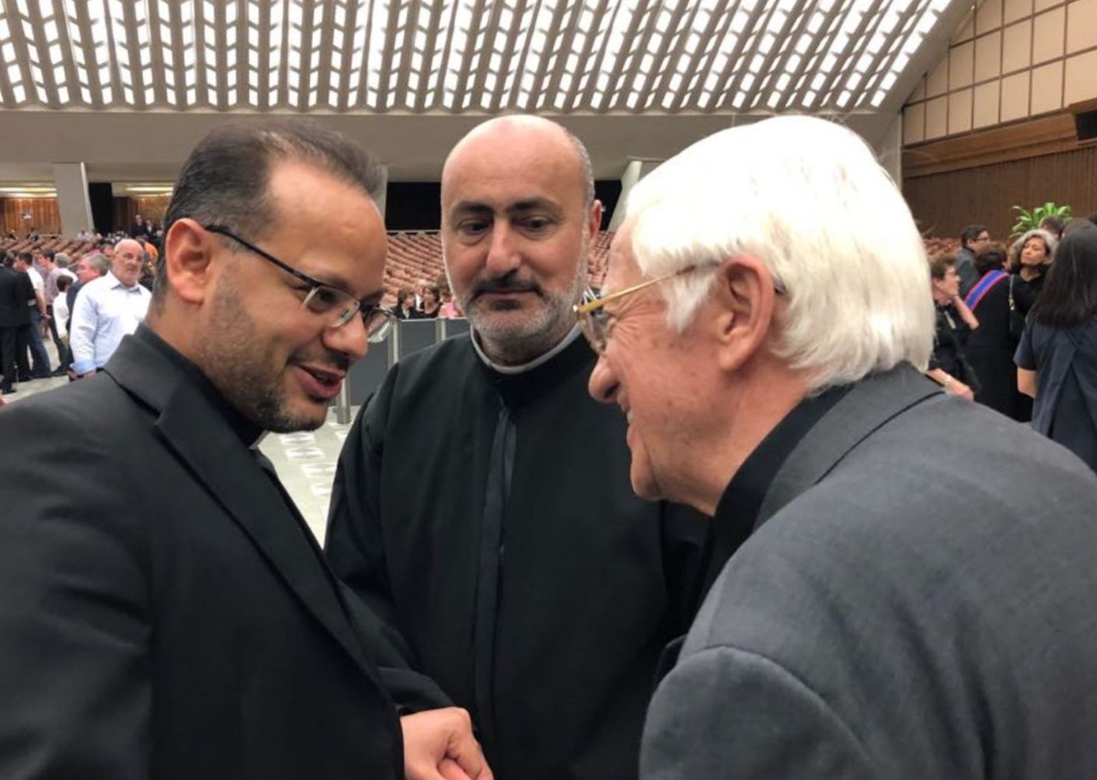 Yoannes con el padre Ángel