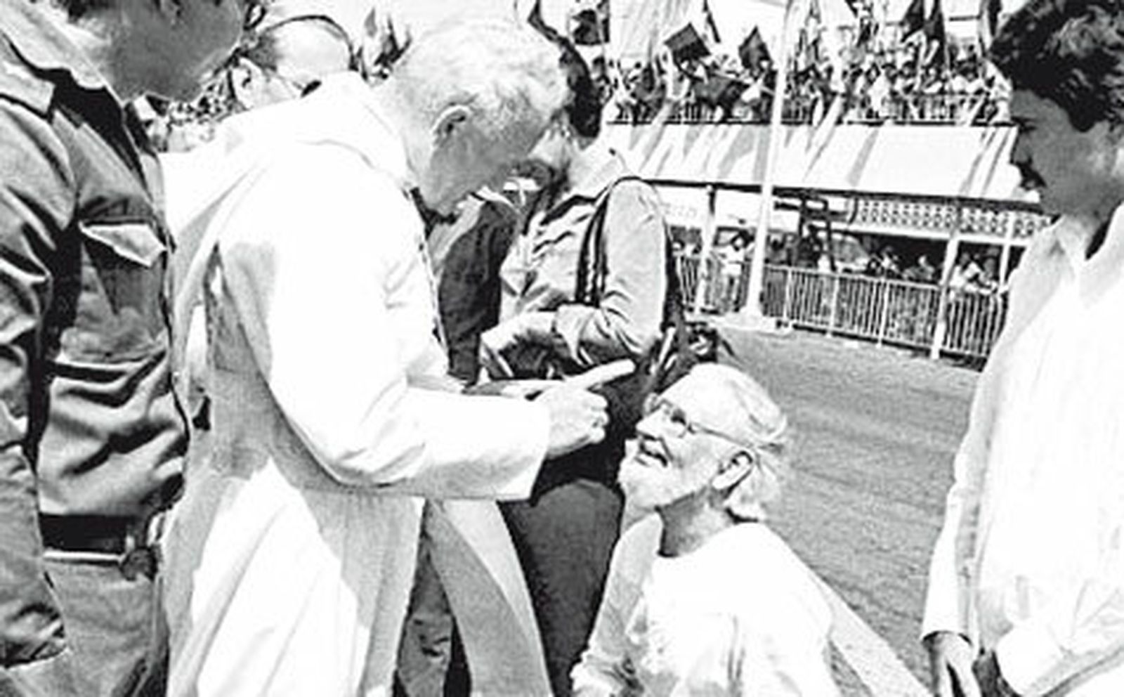 Juan Pablo II, con Ernesto Cardenal