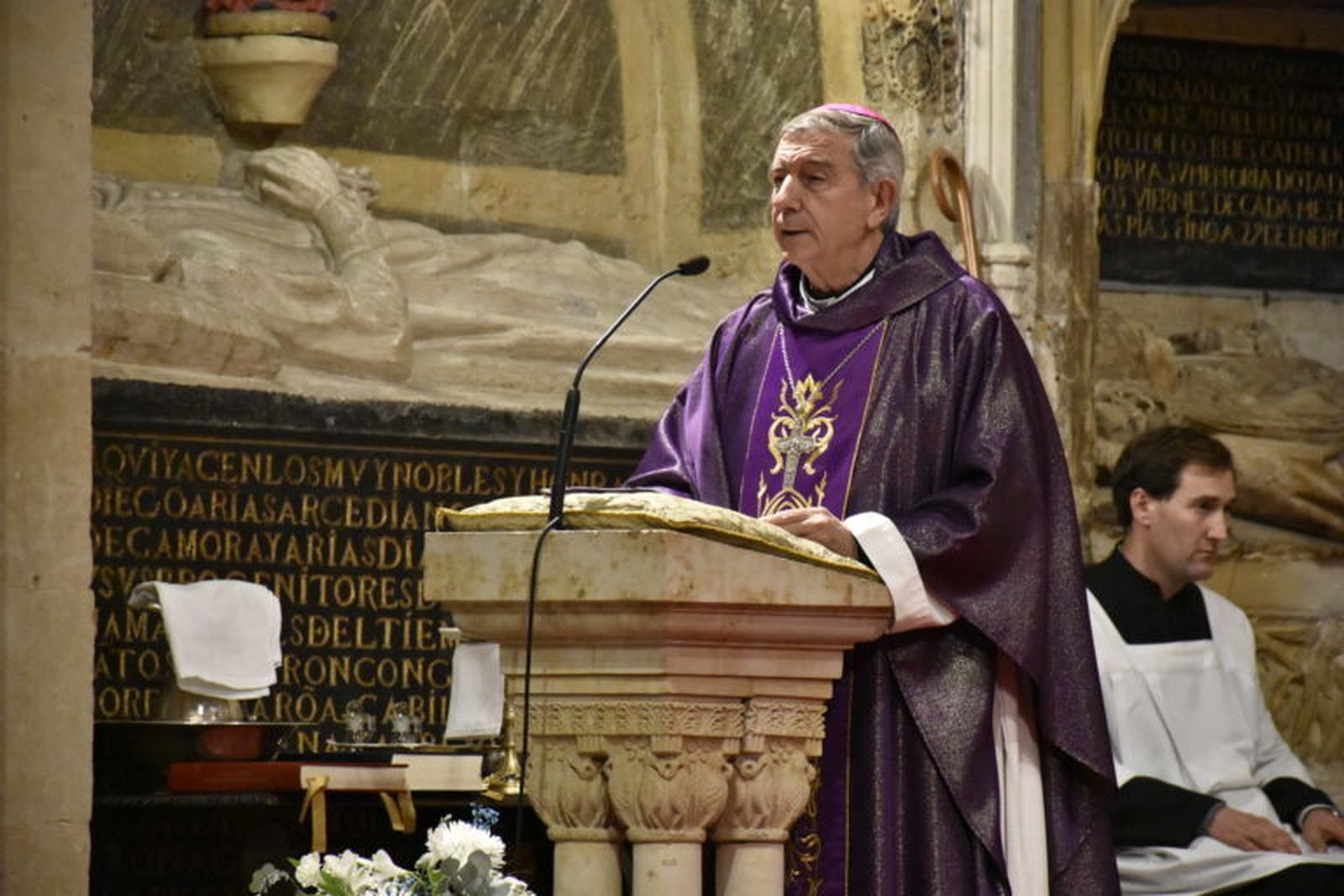 Retana pide perdón a las víctimas de abusos a menores