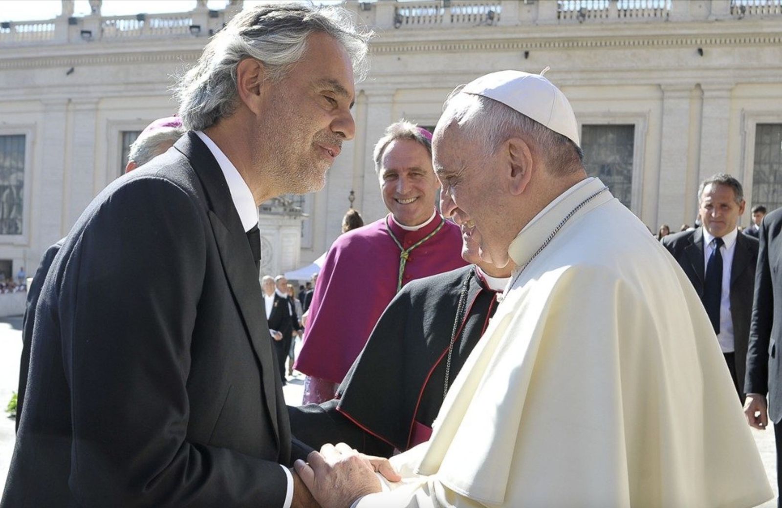 Francisco asistirá a un encuentro con Andrea Bocelli, Denzel Washington, J Balvin y otros artistas