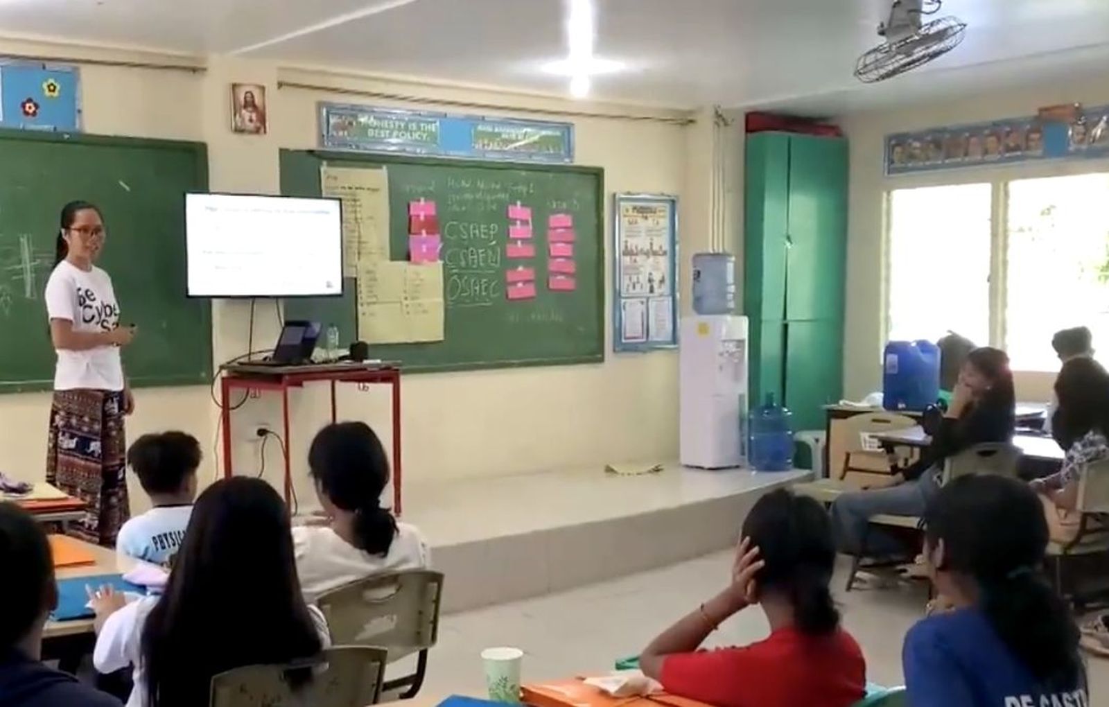Aula de educación sexual en filipinas