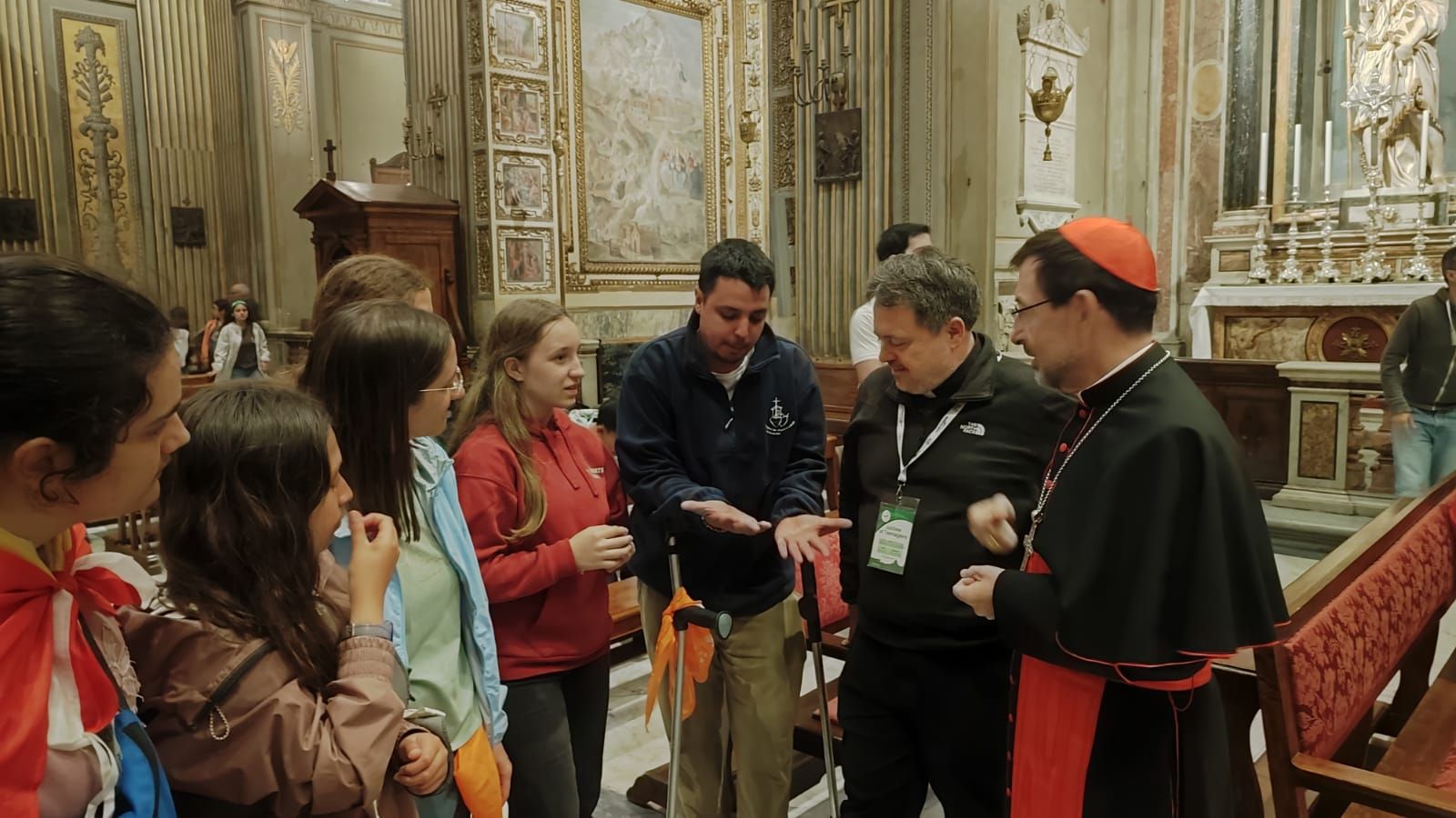 Cobo con los adolescentes de Madrid
