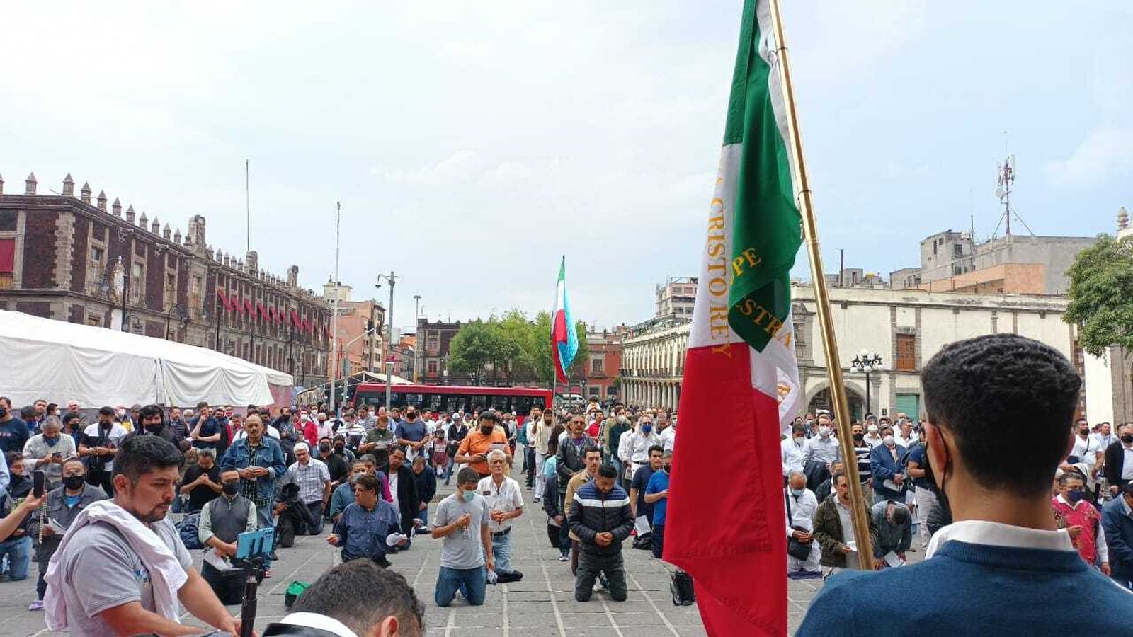 Se realiza con éxito el “Rosario de hombres” en la Ciudad de México